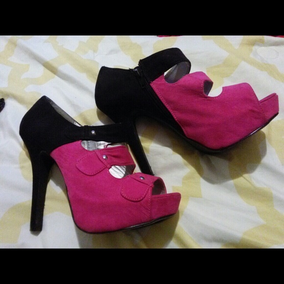 Charlotte Russe pink & black heels