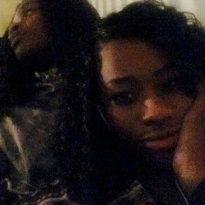 Meet your Posher, Renisha