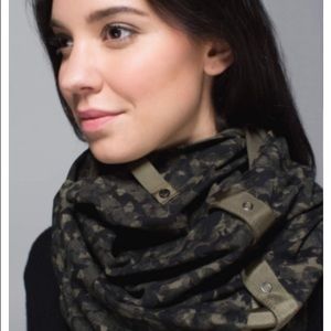 Lululemon camo fatigue vinyasa scarf BNWT