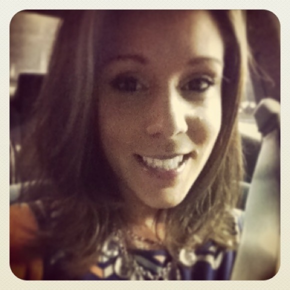 Meet your Posher, Courtney