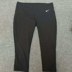 NWOT Black Nike Dri-Fit Capri MAKE OFFER