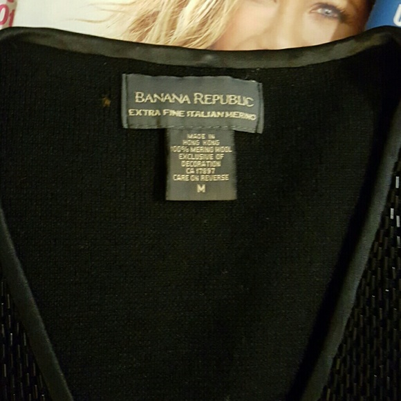 Banana Republic Extra Fine Italian Merino cardigan - Picture 2 of 4