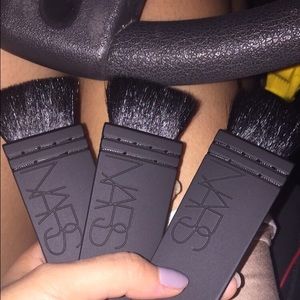Nars ita brush