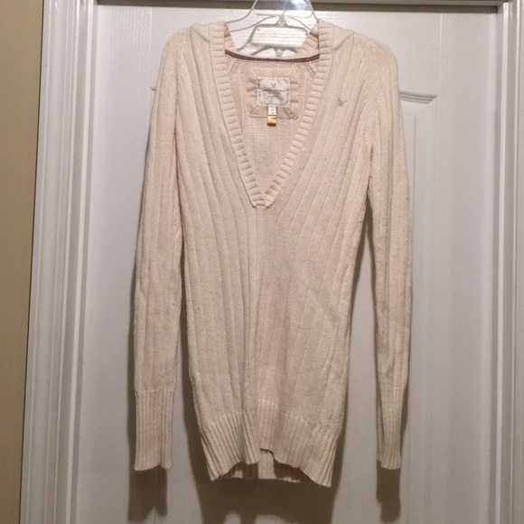 American Eagle thigh length sweater.