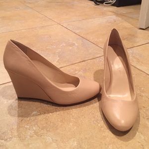 Cream Banana Republic Wedges