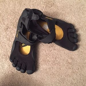 Vibram Five Finger Shoes • Size 37