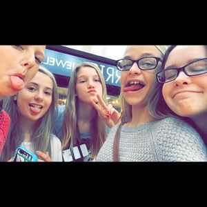 Meet your Posher, Hailey