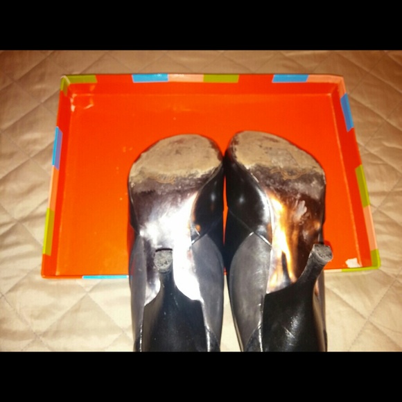 SOLD Charles David Black snakeskin and grey pumps - Picture 3 of 4