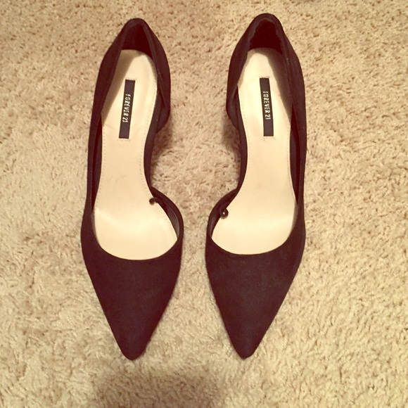 Super cute and classy heels!