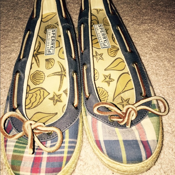 Size 8 plaid sperry slip ons