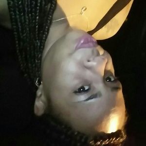 Meet your Posher, Carrie