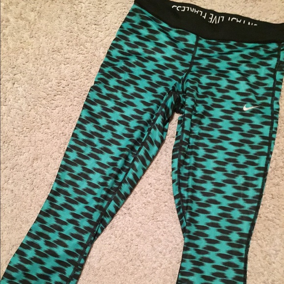Nike Dri-Fit crops: never worn