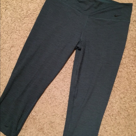 Nike dri-fit crop pants