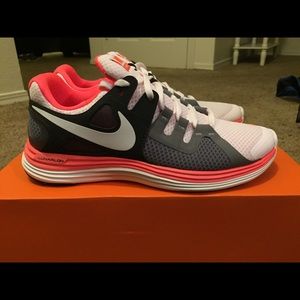 Nike women's Lunarflash+