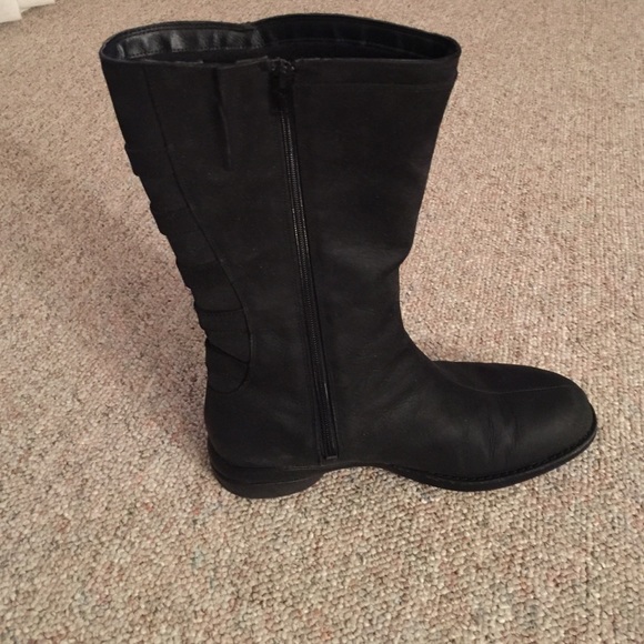 Like New Black Boots (only worn 2 times)