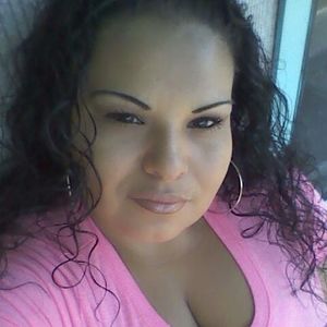 Meet your Posher, Yesenia