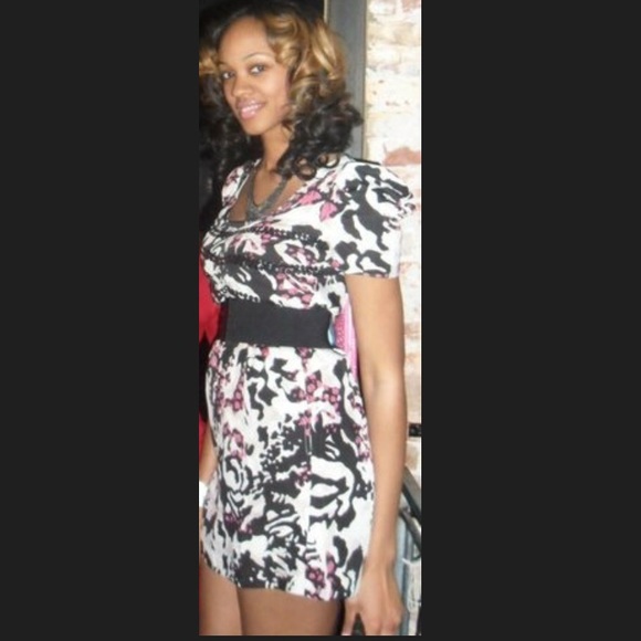 Dress - Picture 1 of 3