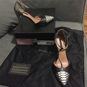 Rachel Zoe T Strap pointy pumps!
