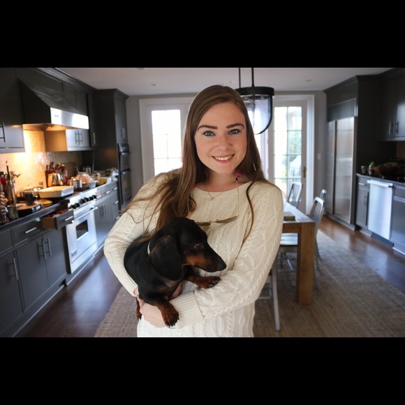 Meet Your Posher, Carlyn - Picture 3 of 4