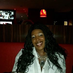 Meet your Posher, Simone