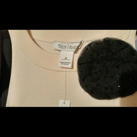 White house  black market sz med