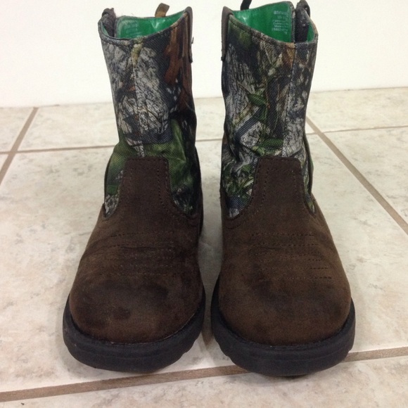 Toddler boots.