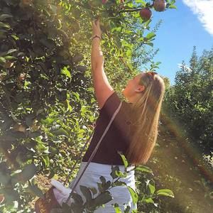 Meet your Posher, Courtney