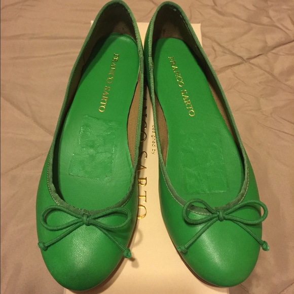 Women's green flats