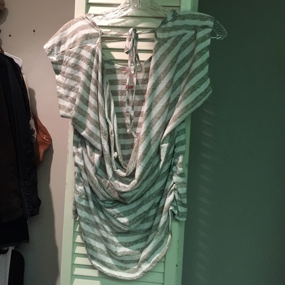 Cow lick short sleeve top