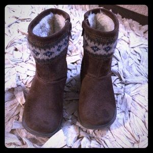 Clarks little girls winter boots.