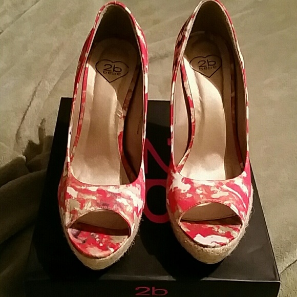 2b Bebe Multicolored Peep Toe Pumps
