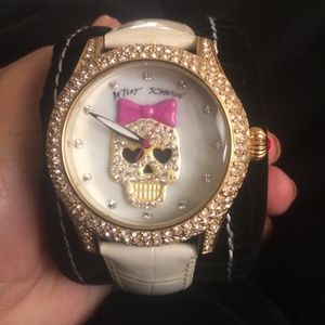 White skull watch