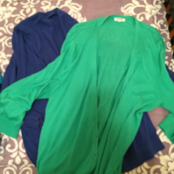 2 lightweight cotton v-neck cardigan