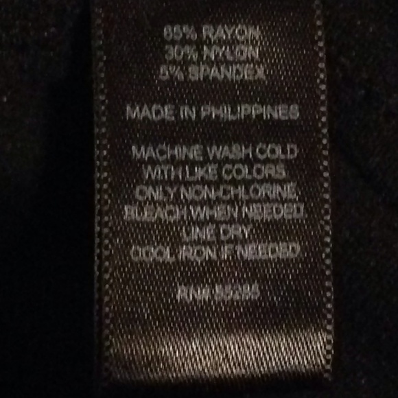 Express-The perfect shape black skirt - Picture 3 of 4