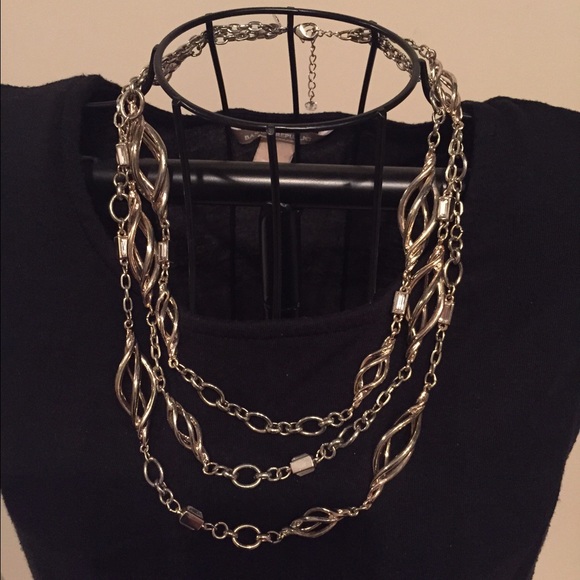 White House|Black Market Light Gold Nicklace