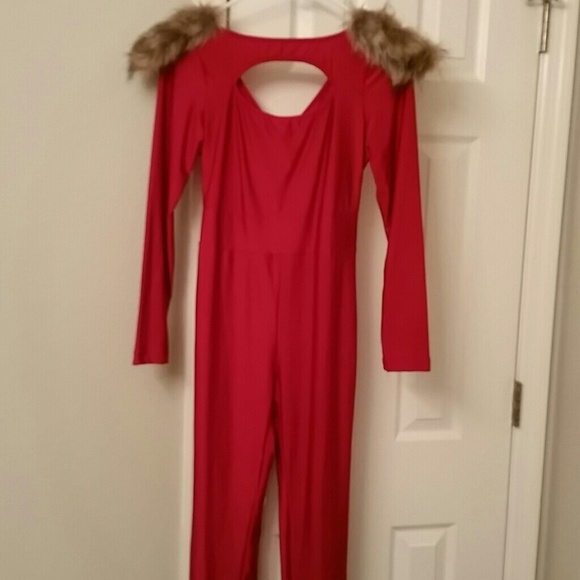 CUT OUT FRONT FAUX FUR SHOULDER JUMPSUIT - Picture 3 of 4