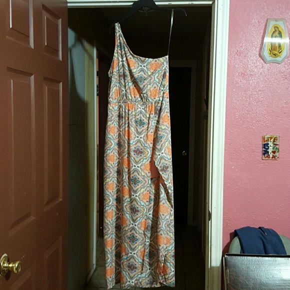 Dress - Picture 1 of 3