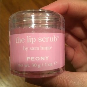 Sara happ lip scrub - peony