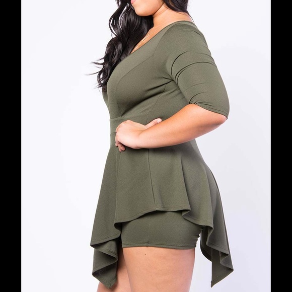 🚨Sold🚨Romper NWOT - Picture 2 of 3