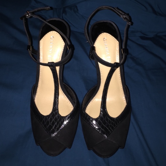 Black Gianni Bini heels
