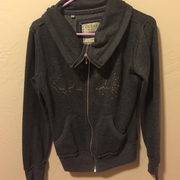 Guess sweatshirt