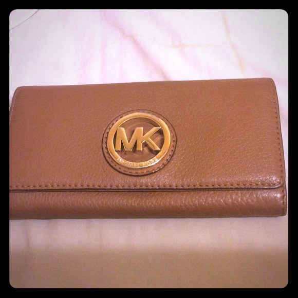 Mk Authentic Wallet,barely used,good condition - Picture 1 of 3
