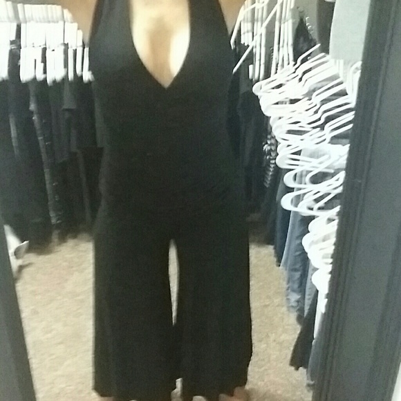 LAST DAY SALE.....Guess capri jumpsuit - Picture 2 of 4