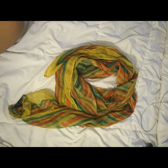 Colorful scarf - Picture 2 of 2