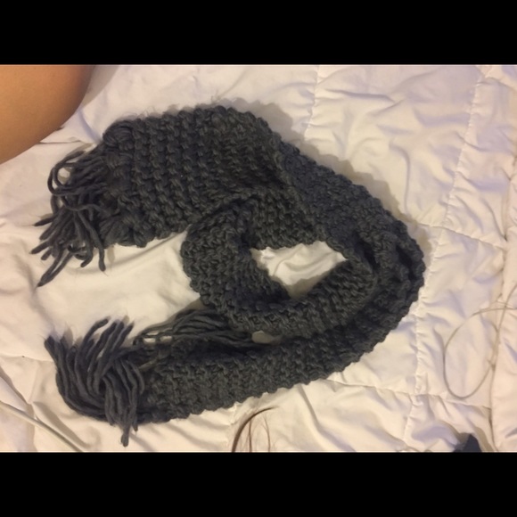 Grey knit scarf