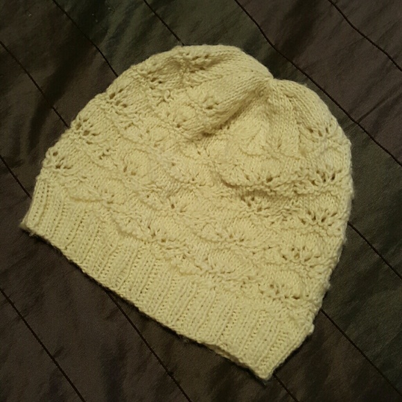 Forever 21 Accessories - Knit Beanie