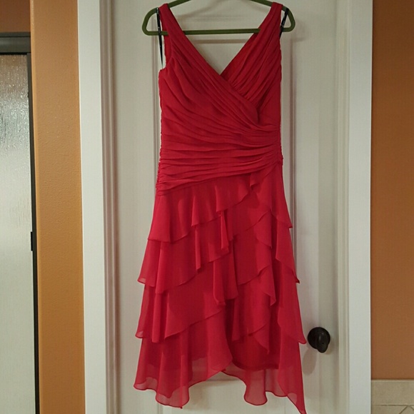 T By Tadashi V-neck Tiered Ruffle Dress
