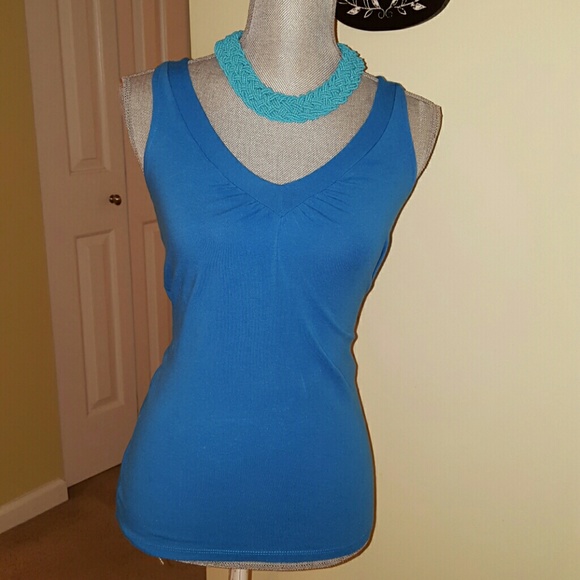Express sleeveless shirt