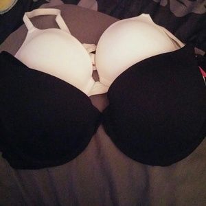 2 PINK bras plus the other 2 VS bras listed