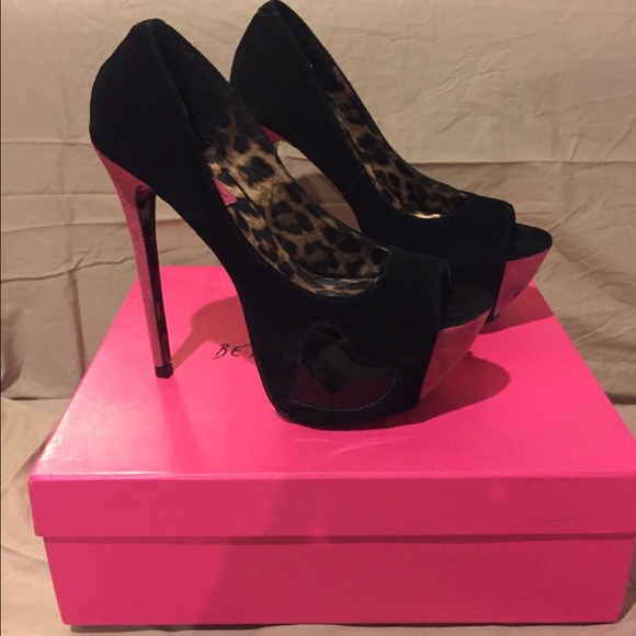 BETSEY JOHNSON SEXY BLACK, LEOPARD & PINK SHOE